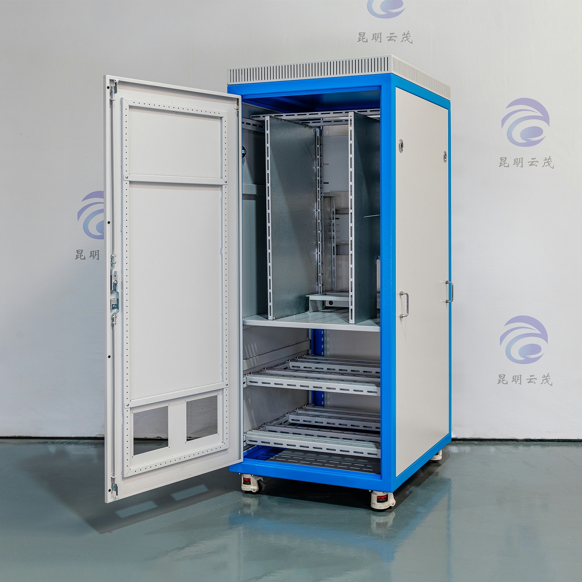 變頻電源設備柜2