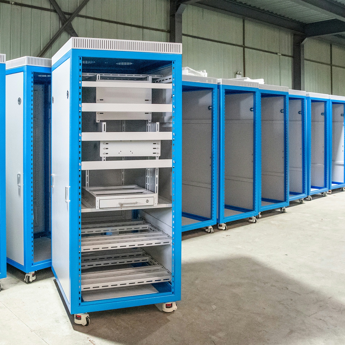 變頻電源設備柜4