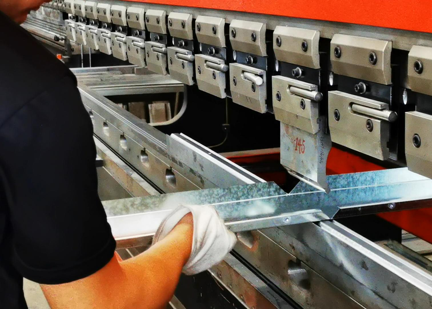 昆明鈑金機箱外殼加工廠家助力云南本地企業(yè)完成產(chǎn)品研發(fā)