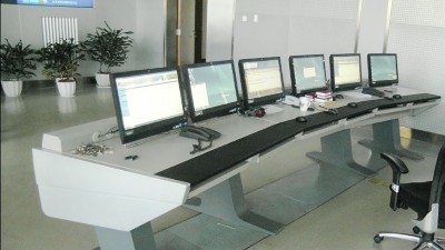 安防工程建設中除了監控桿、操作臺還需要采購什么配套設備？