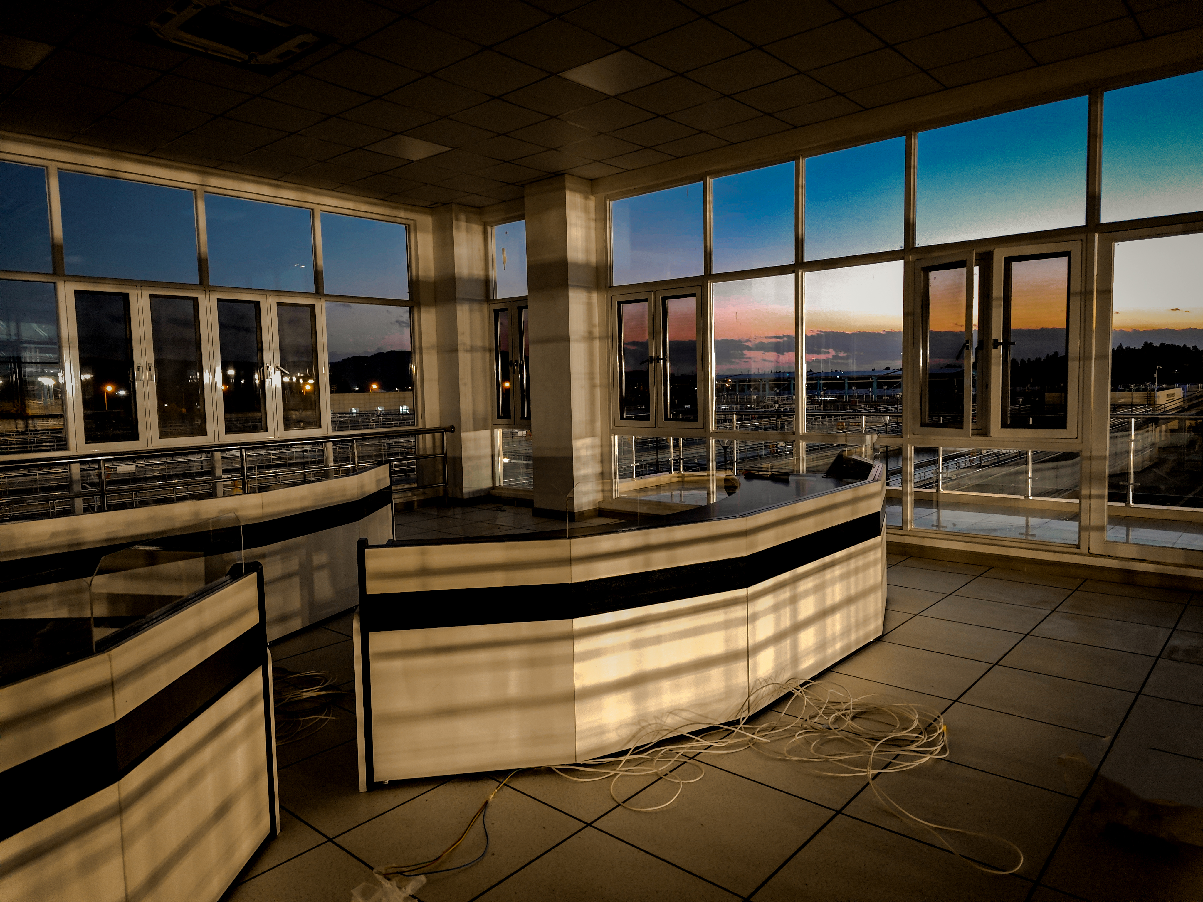 工業(yè)自動(dòng)化控制操作臺(tái)定制，昆明云茂助力云南智能制造新工廠