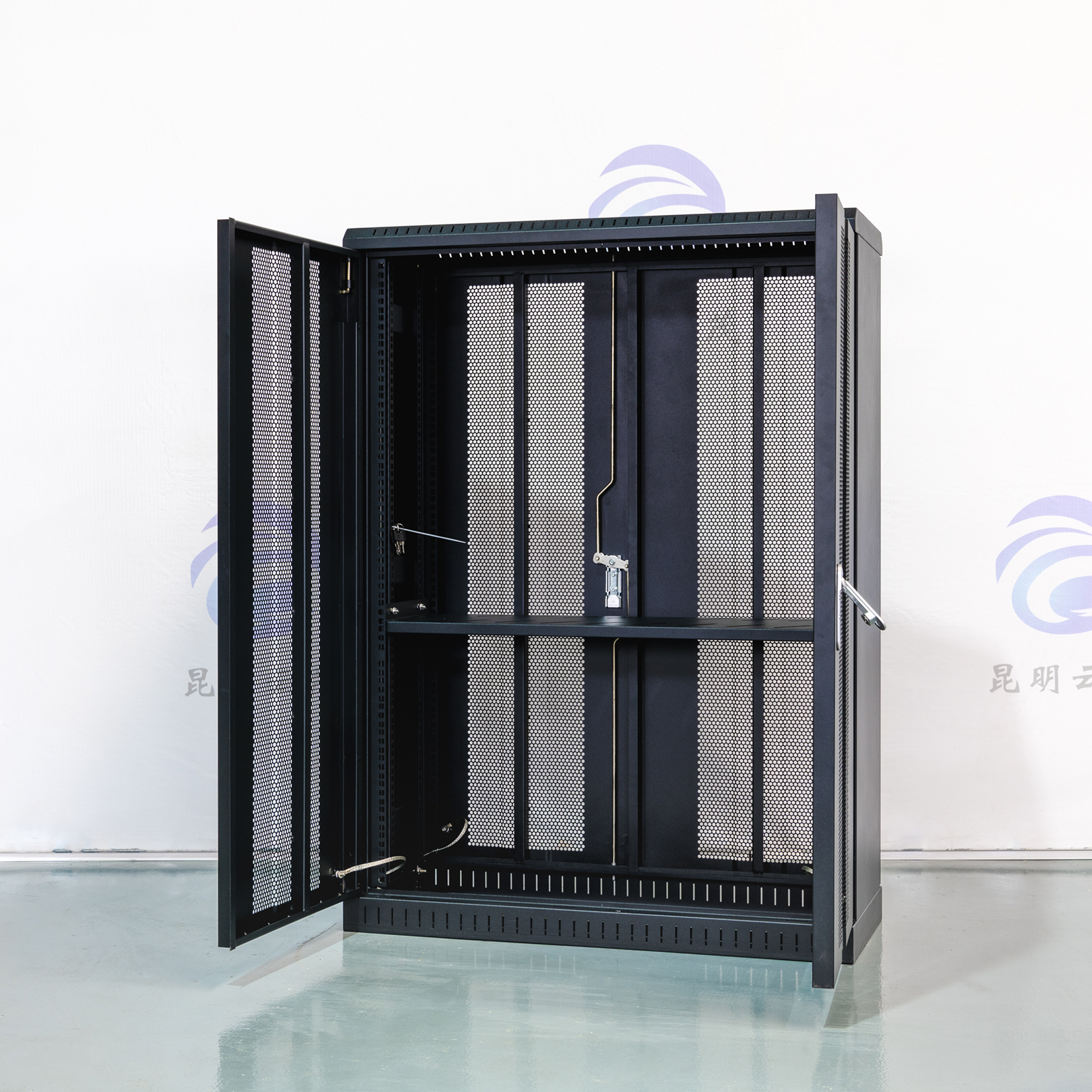 定制大型機(jī)柜2