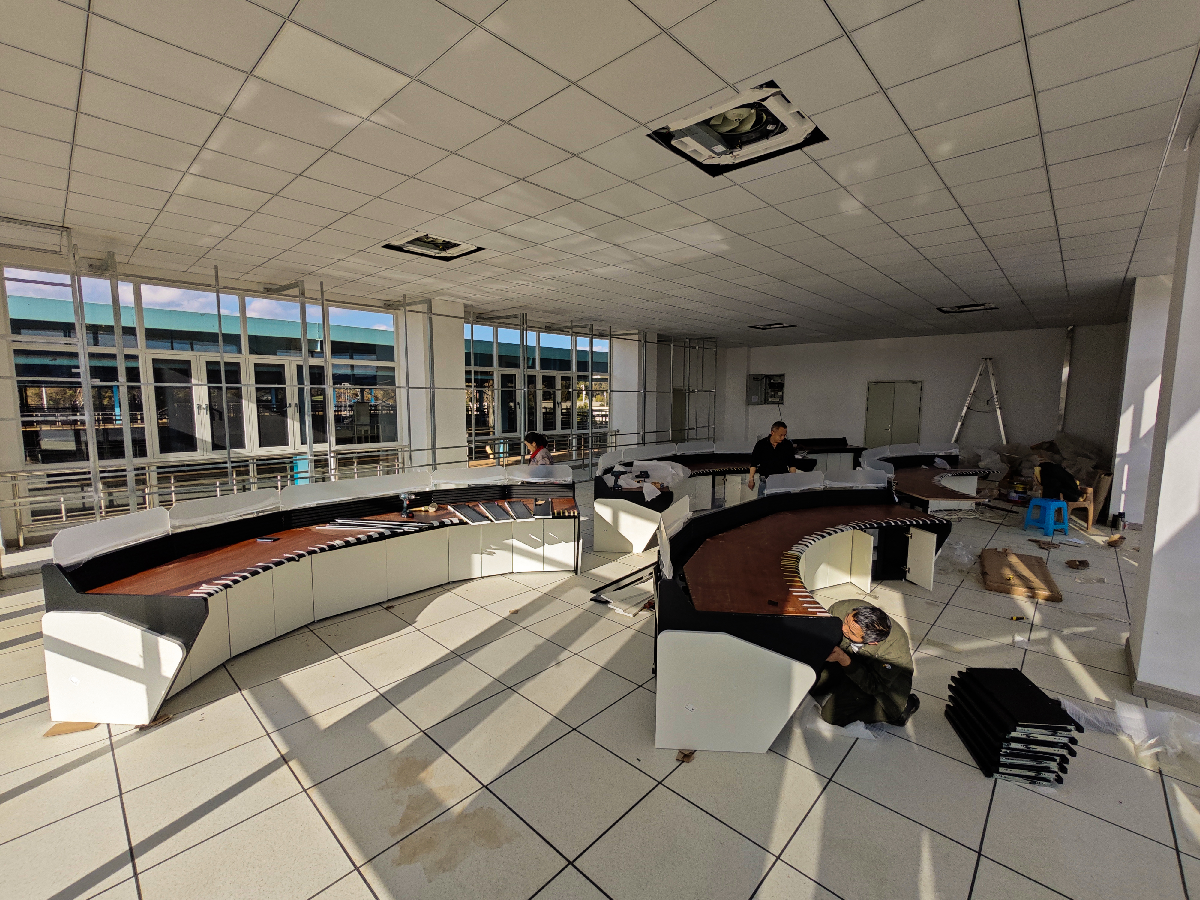 云茂公司：云南本地優(yōu)秀的監(jiān)控操作臺(tái)定制廠家，提供高效安全解決方案