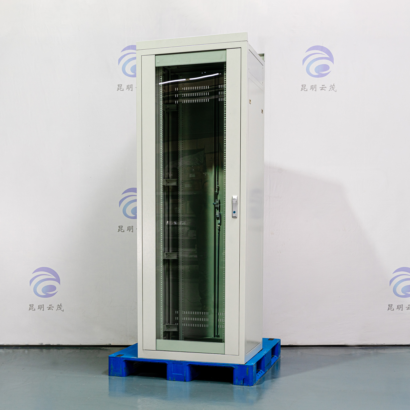 玻璃門(mén)機(jī)柜16